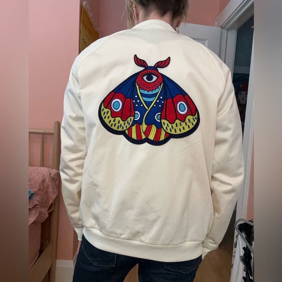 adidas Originals Cream Sweatshirt with Moth Embroidery M - Picture 9 of 15